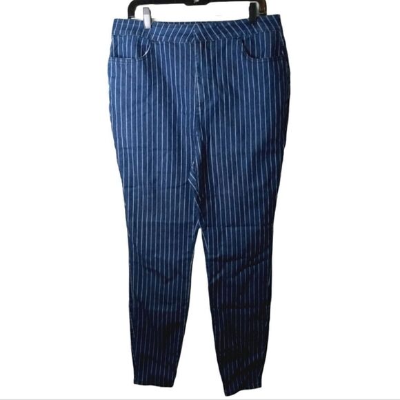 Forever 21 Plus Size Denim Skinny Jeans - Picture 1 of 5